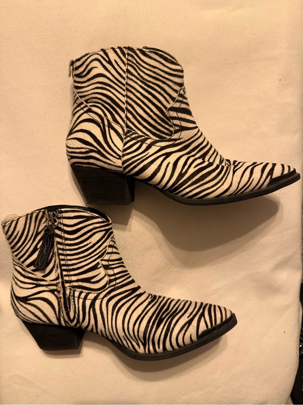 Authentic Dingo women’s zebra skin boots size 6.5 M